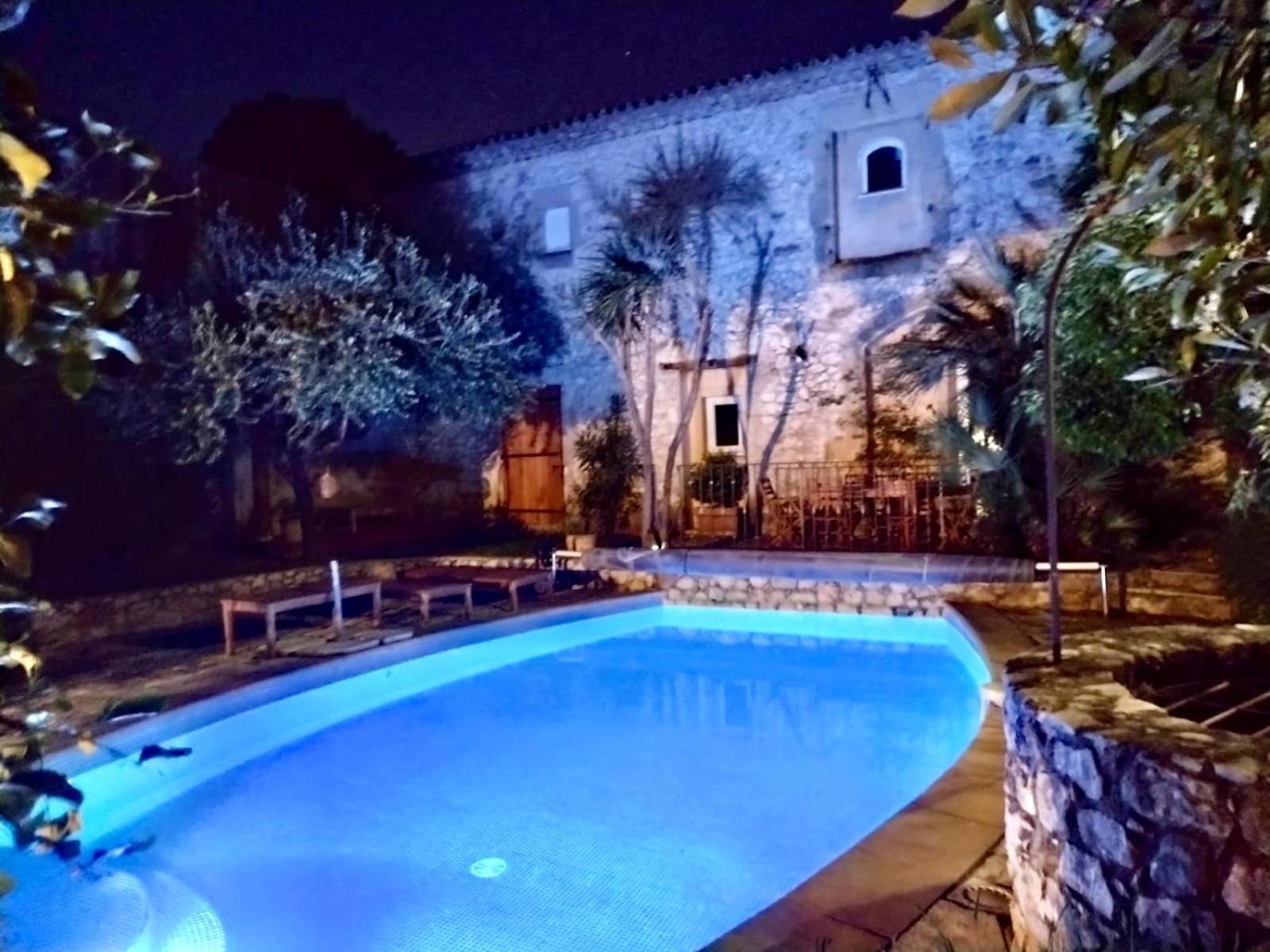 La Maison Des Autres, Piscine Chauffee, Chambres D'Hotes Proches Uzes, Nimes, Pont Du Gard Saint-Genies-de-Malgoires Exterior photo